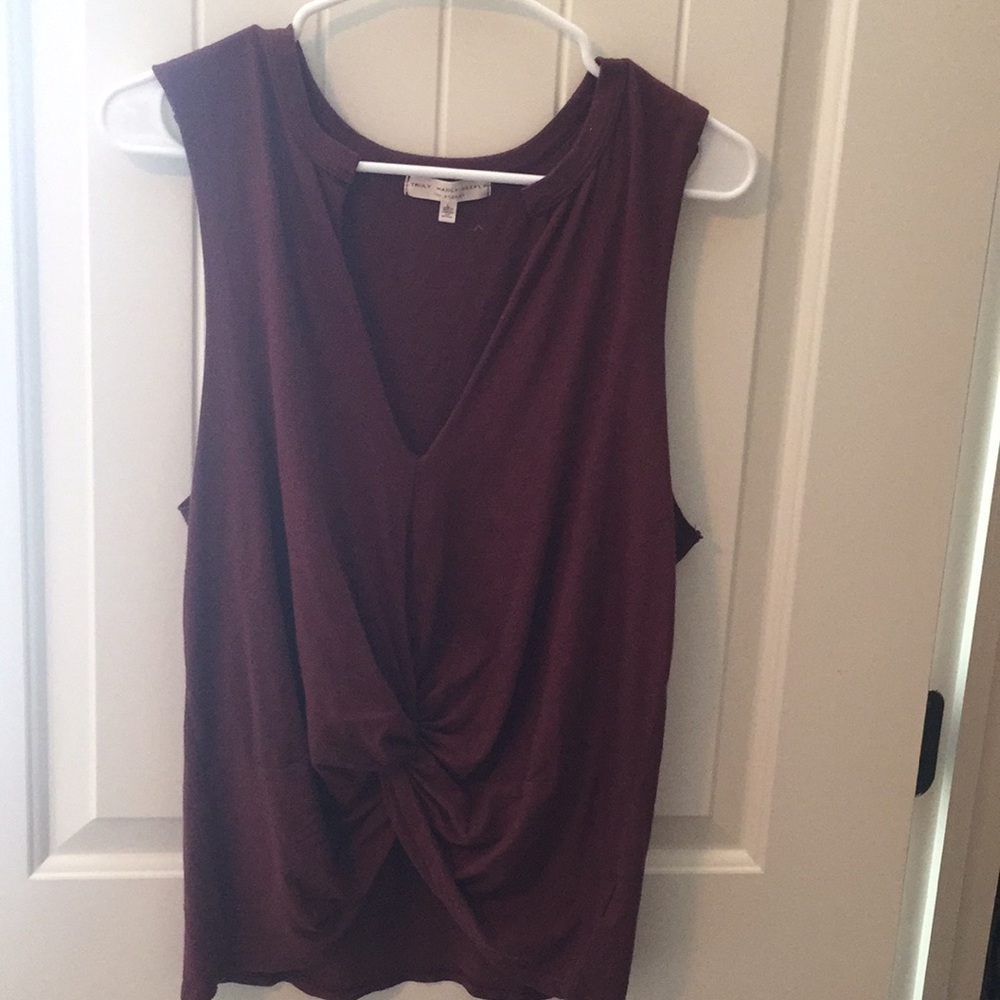 Maroon tank top with knot